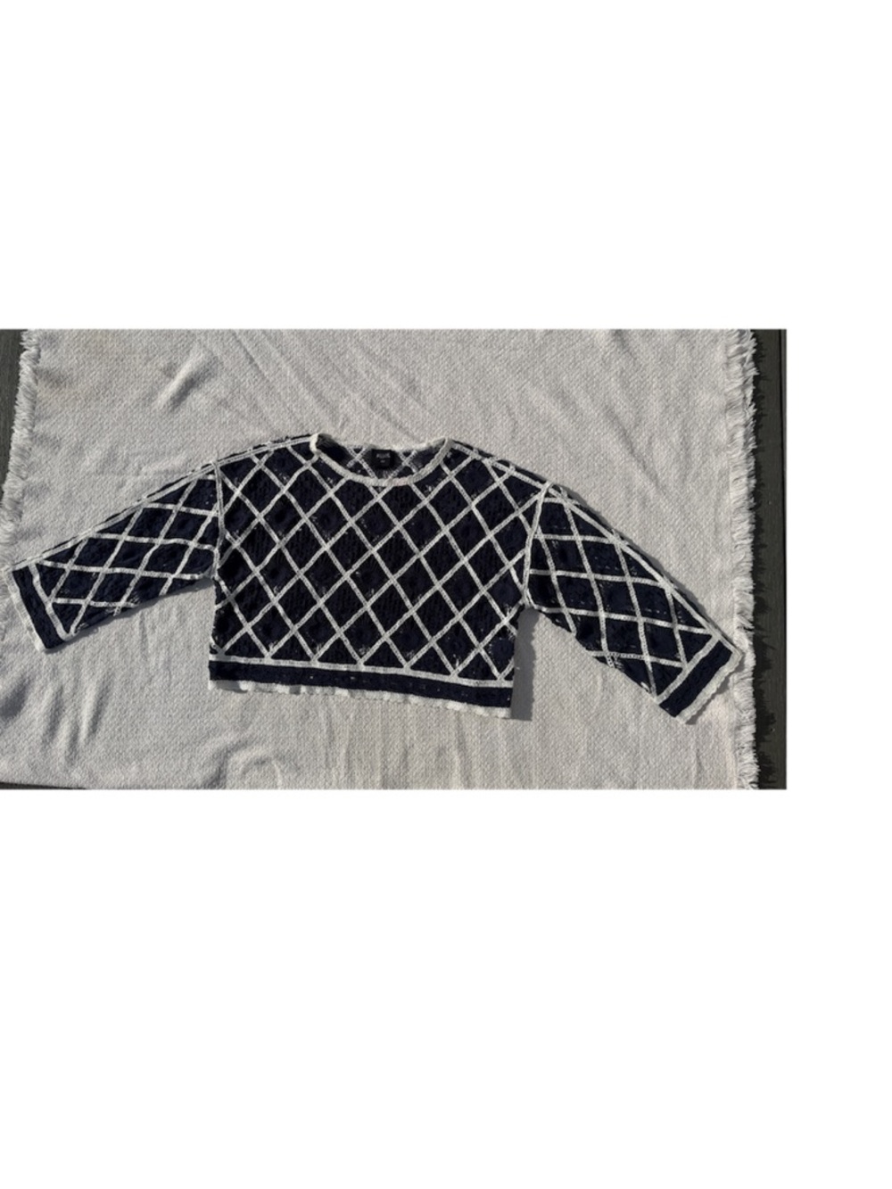 Week & classic navy blue Crochet Lattice Crop‎ Top with White scalloped Trim